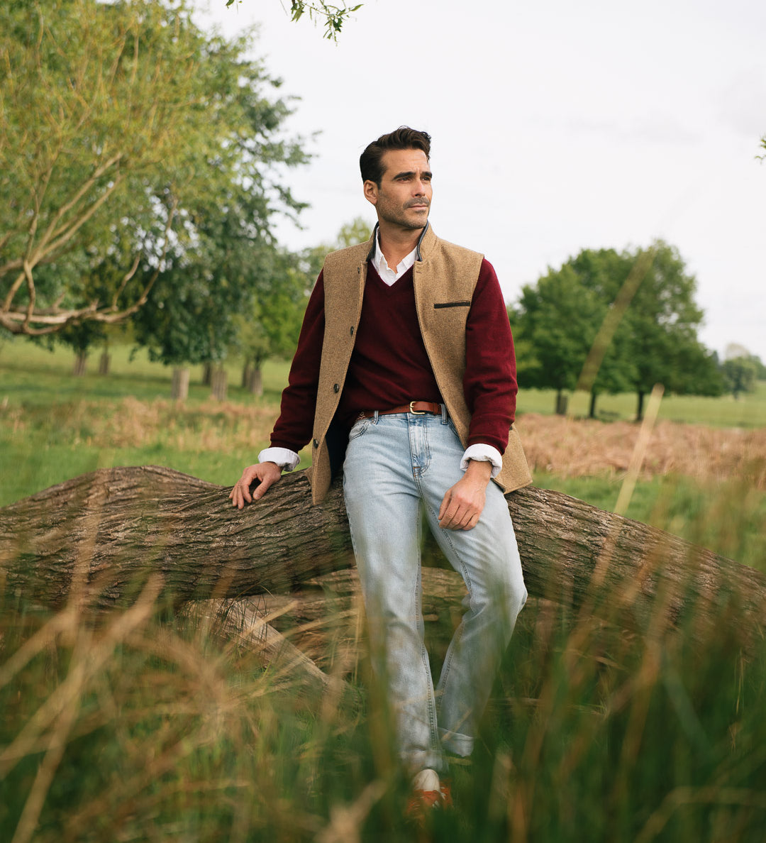 Men's Shetland Wool Darzi gilet in Camel Brown