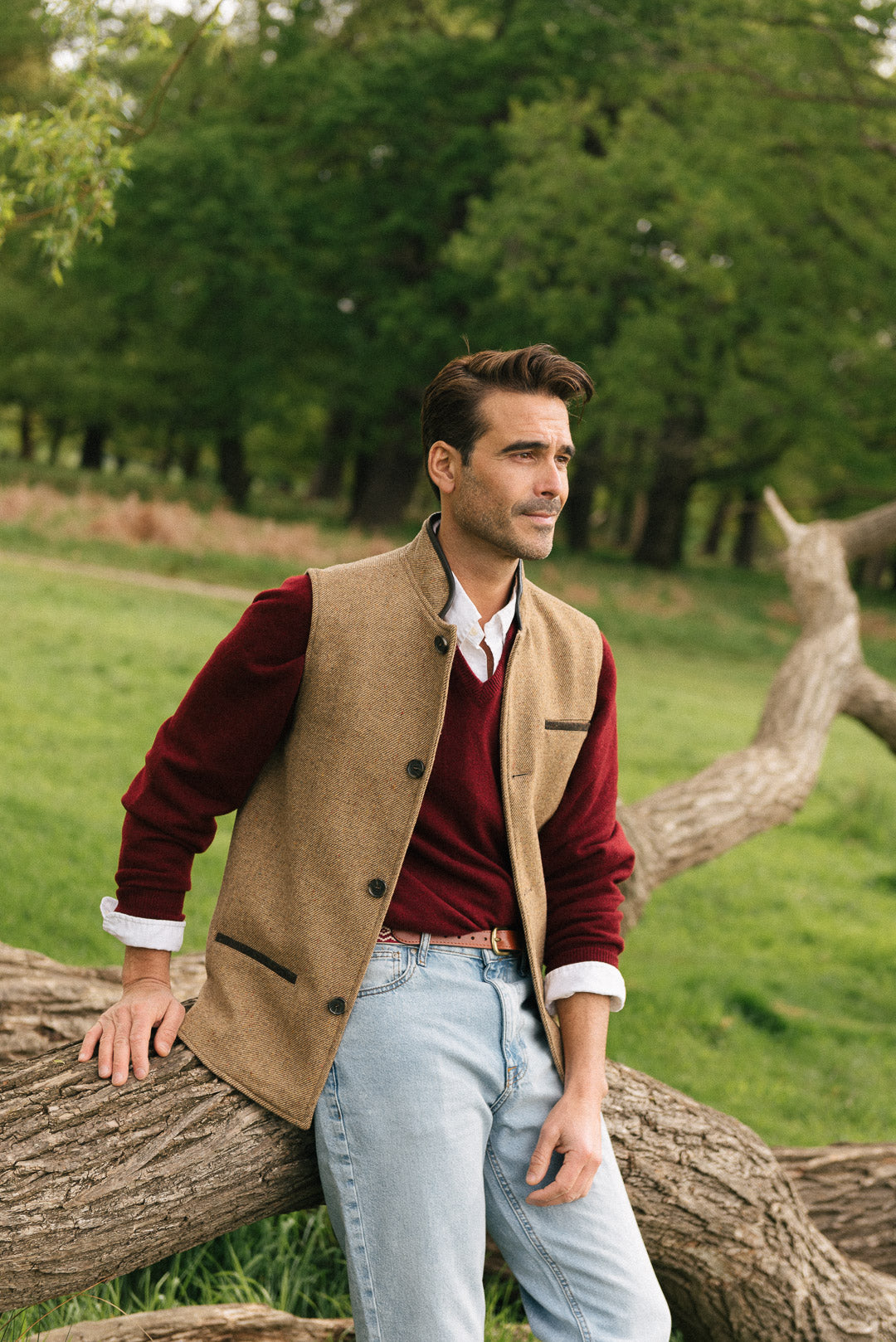 Men's Shetland Wool Darzi gilet in Camel Brown
