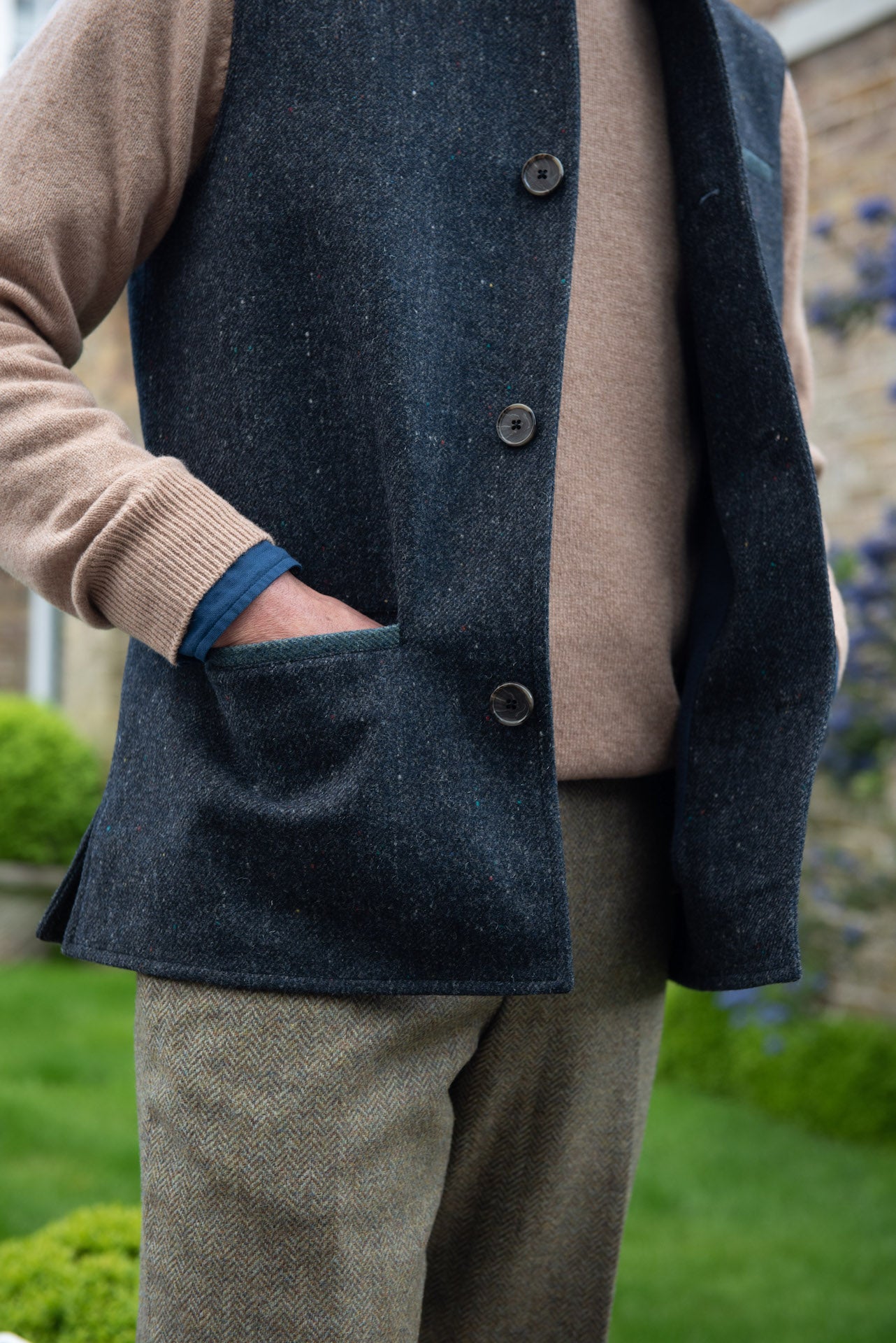Darzi Shetland Wool Gilet - Dark Blue