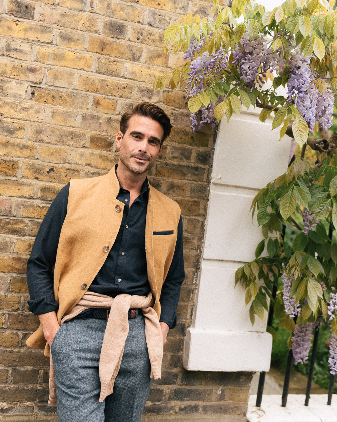 DARZI ALDERNEY LINEN GILET - OCHRE