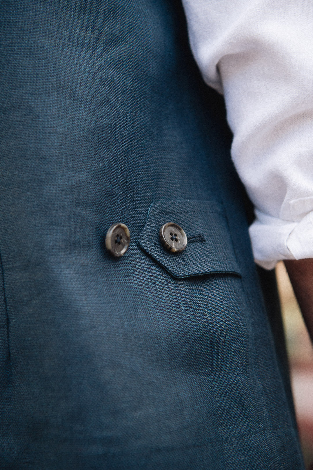 DARZI COMO LINEN NEHRU WAISTCOAT - NAVY - SIDE ADJUSTER