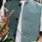 DARZI COMO LINEN WAISTCOAT - SARGASSO BLUE - FRONT DETAIL