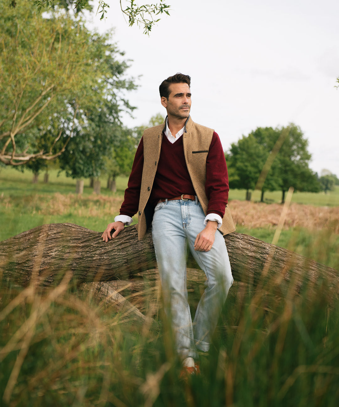 Men's Shetland Wool Darzi gilet in Camel Brown