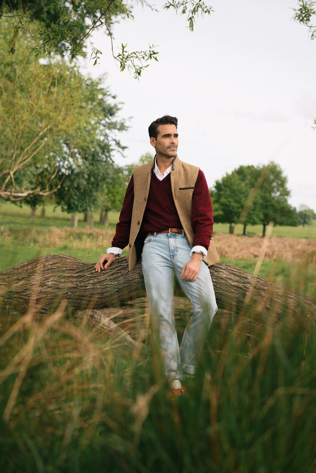 Men's Shetland Wool Darzi gilet in Camel Brown