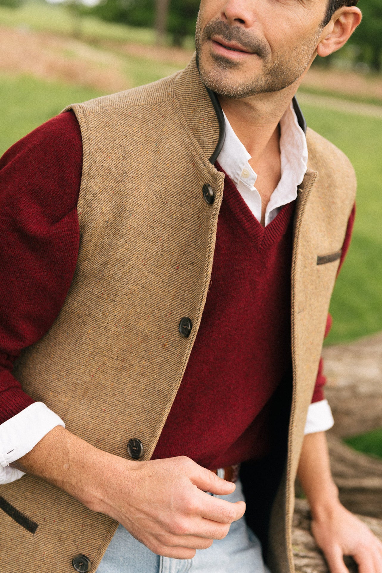 Men's Shetland Wool Darzi gilet in Camel Brown