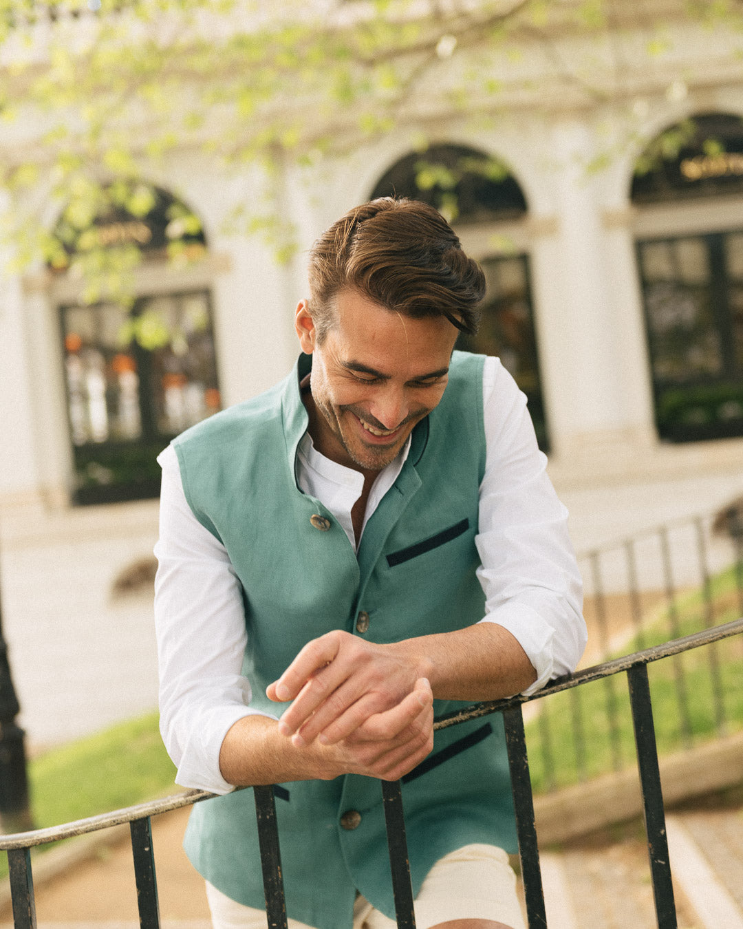 DARZI COMO LINEN GILET - JADE GREEN