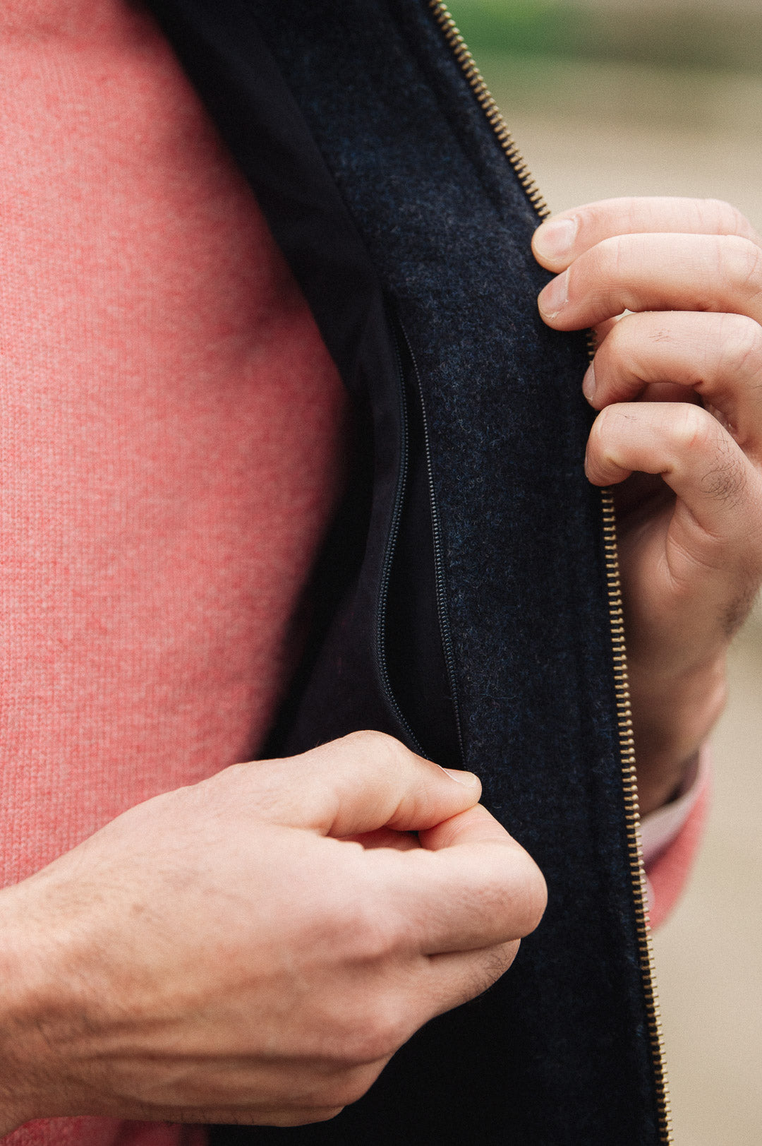 Darzi Hillgate heavyweight midnight blue merino wool gilet - inside pocket detail