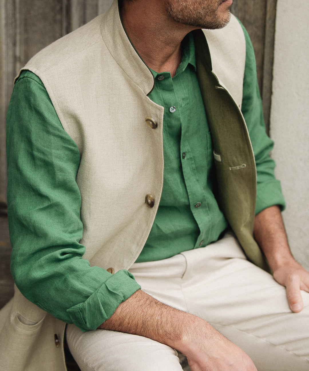 DARZI COMO LINEN WAISTCOAT - LIMESTONE - LING DETAIL 2