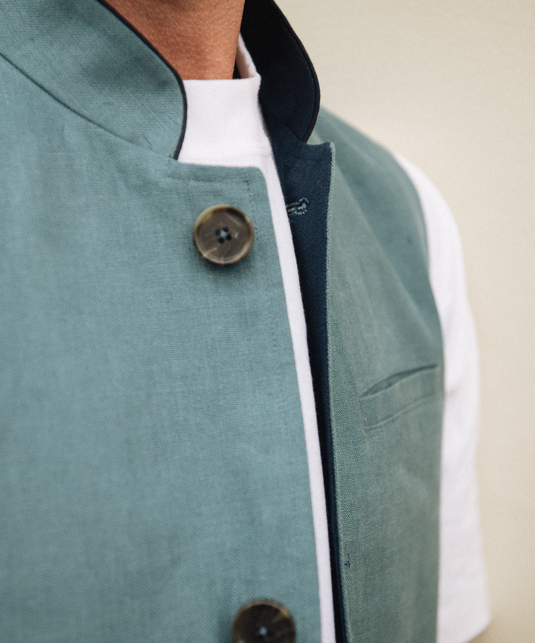 DARZI COMO LINEN WAISTCOAT - SARGASSO BLUE - CHEST DETAIL