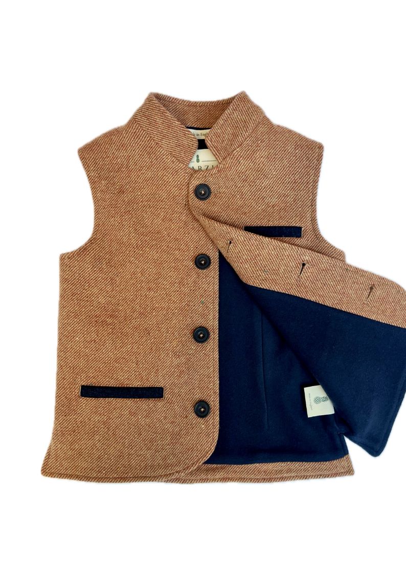 Little Darzi gilet in Coral Red - open buttons