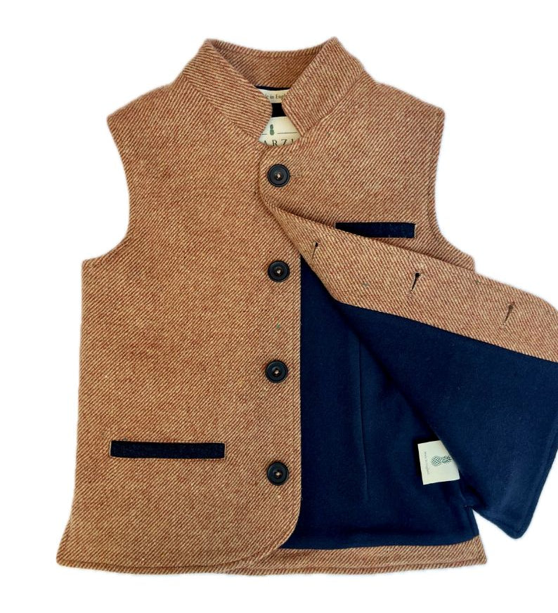 Little Darzi gilet in Coral Red - open buttons