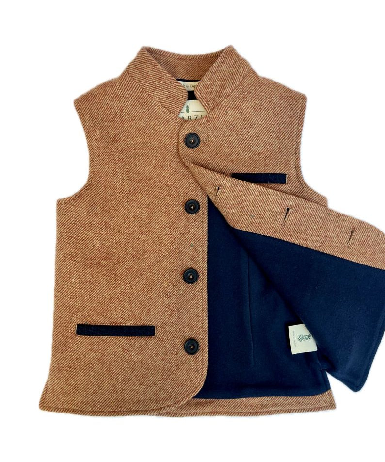 Little Darzi gilet in Coral Red - open buttons