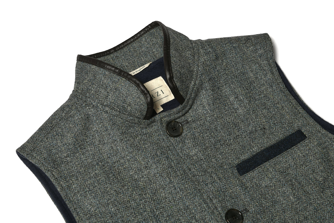 Darzi Sheltand Wool Gilet - Smoke Blue - Close Up